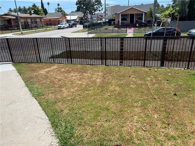 1201 W 71st, Los Angeles, CA 90044