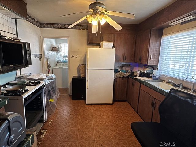 1201 W 71st, Los Angeles, CA 90044