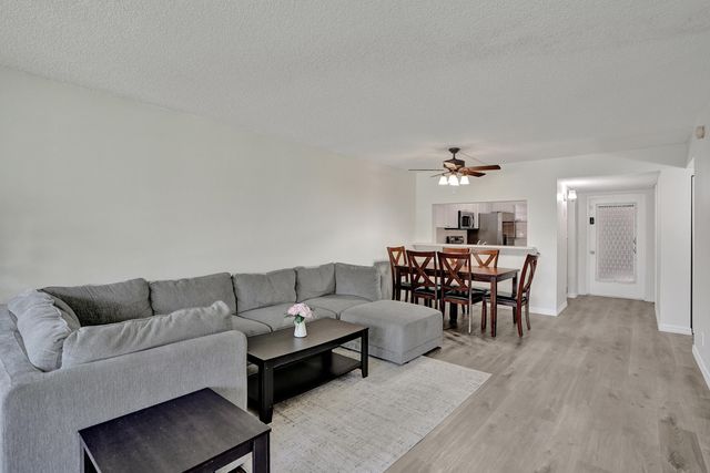 1920 SABAL PALM Drive 203, Davie, FL 33324