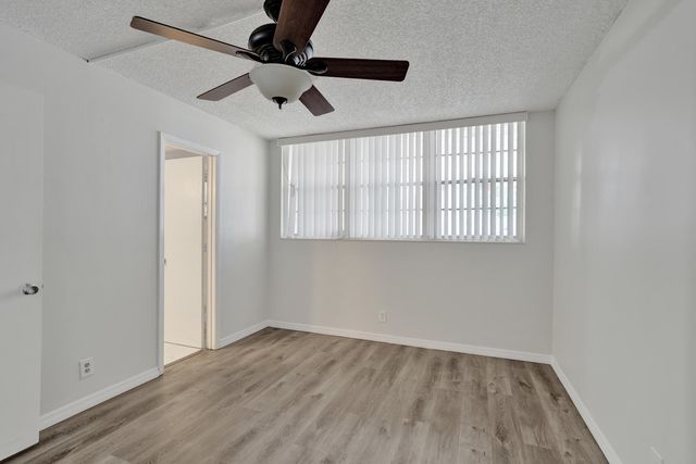 1920 SABAL PALM Drive 203, Davie, FL 33324