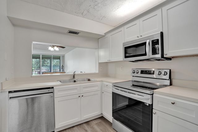 1920 SABAL PALM Drive 203, Davie, FL 33324