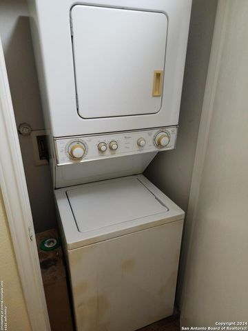 10023 Vasso Vw Apt 4, Converse, TX 78109