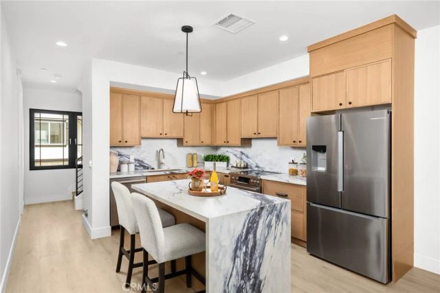 828 Sunset Boulevard B, Arcadia, CA 91007