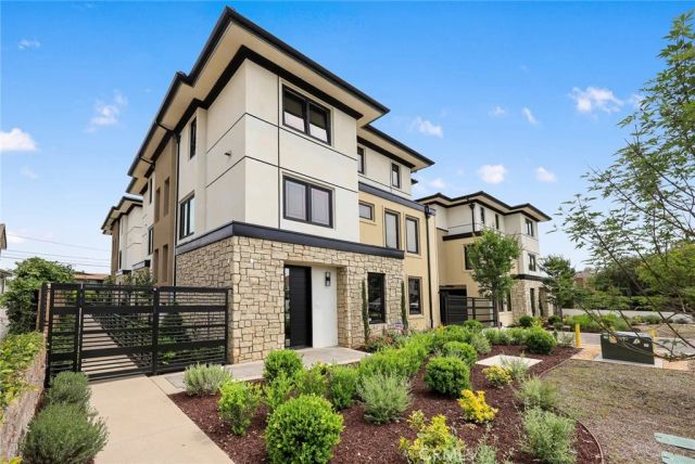 828 Sunset Boulevard B, Arcadia, CA 91007