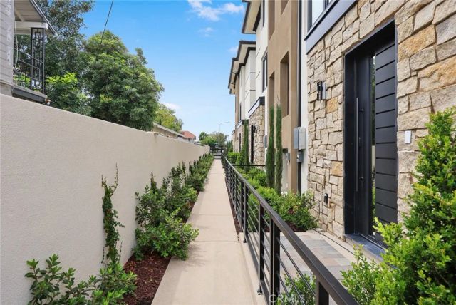 828 Sunset Boulevard B, Arcadia, CA 91007