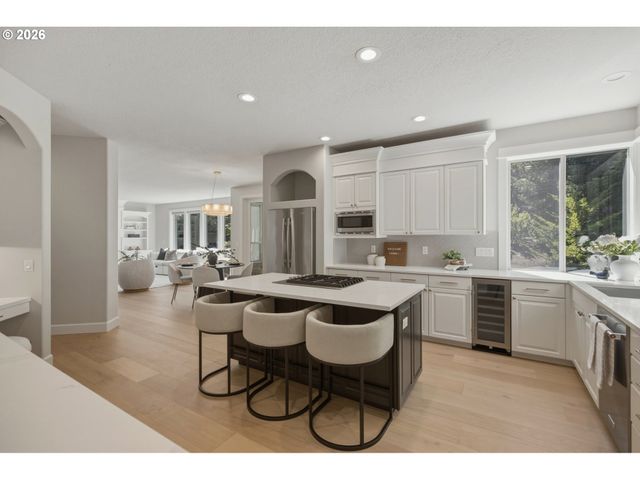 3390 QUAIL RIDGE Ct, West Linn, OR 97068
