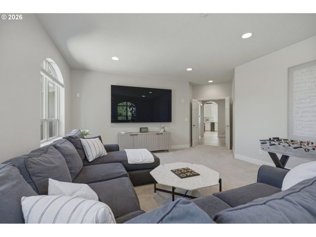 3390 QUAIL RIDGE Ct, West Linn, OR 97068