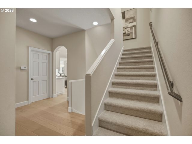3390 QUAIL RIDGE Ct, West Linn, OR 97068
