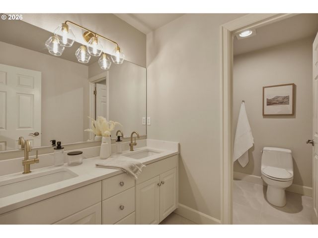 3390 QUAIL RIDGE Ct, West Linn, OR 97068
