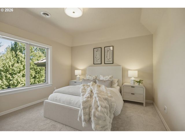 3390 QUAIL RIDGE Ct, West Linn, OR 97068