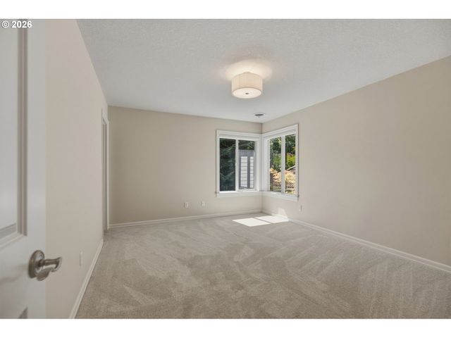 3390 QUAIL RIDGE Ct, West Linn, OR 97068