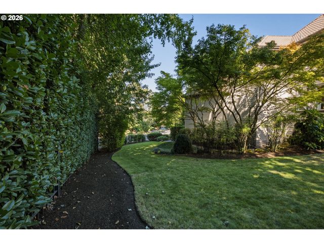3390 QUAIL RIDGE Ct, West Linn, OR 97068