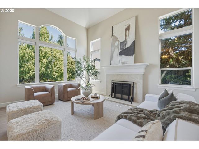 3390 QUAIL RIDGE Ct, West Linn, OR 97068