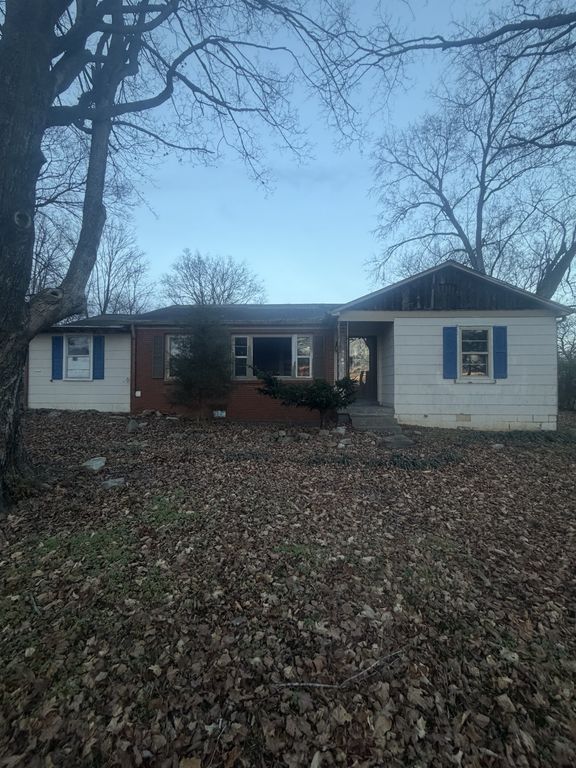 1210 Old State Highway 109N, Gallatin, TN 37066