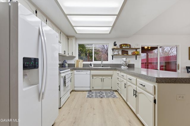 363 Pepper Drive, Tehachapi, CA 93561