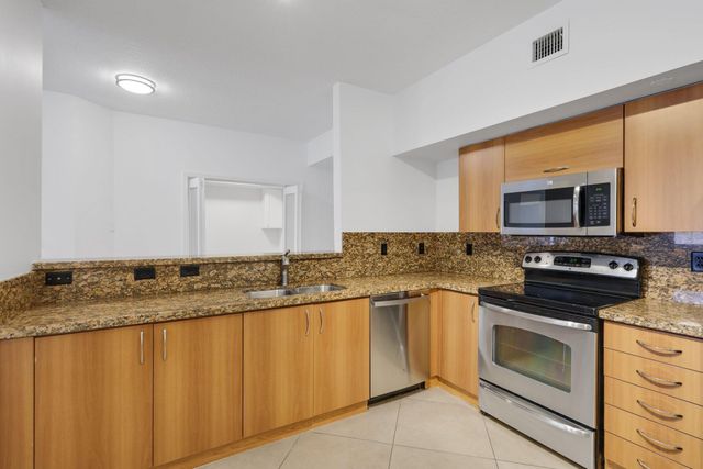 250 NE 3rd Avenue 1207, Delray Beach, FL 33444