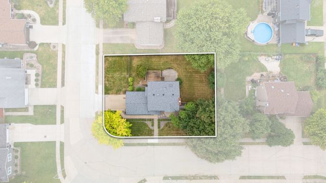4806 Taylor Street, Davenport, IA 52806