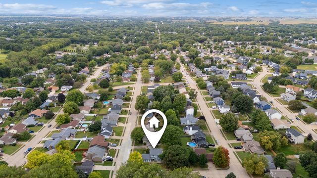 4806 Taylor Street, Davenport, IA 52806