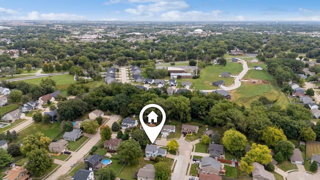 4806 Taylor Street, Davenport, IA 52806