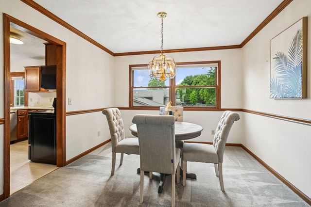 4806 Taylor Street, Davenport, IA 52806