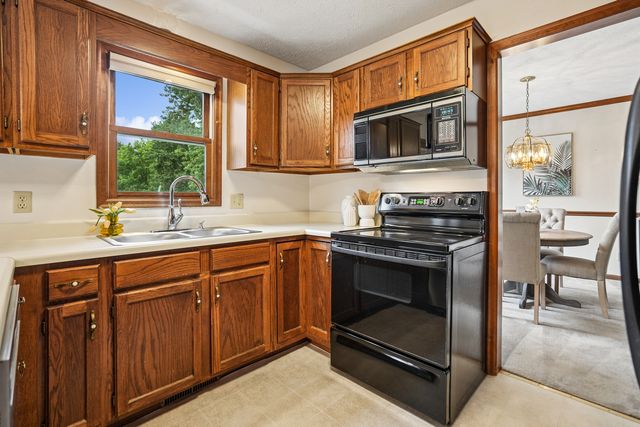 4806 Taylor Street, Davenport, IA 52806