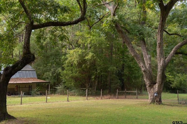 323 County Road 1519, Jacksonville, TX 75766