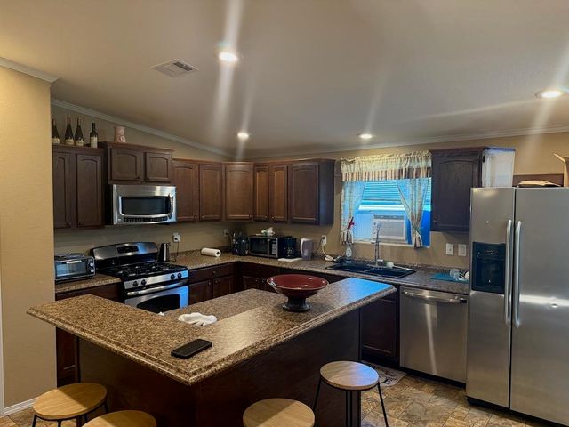 220 W 22nd St, Harper, KS 67058