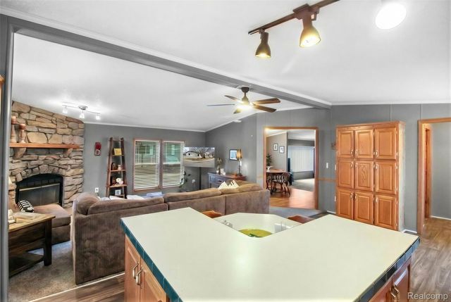 2351 Hiddenview Drive, Berlin Charter Township, MI 48166