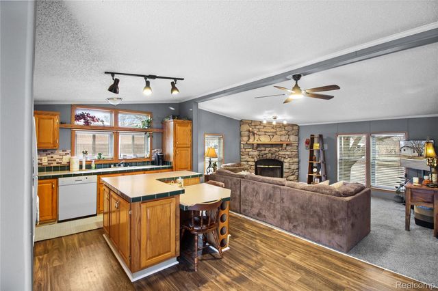 2351 Hiddenview Drive, Berlin Charter Township, MI 48166