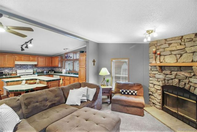 2351 Hiddenview Drive, Berlin Charter Township, MI 48166