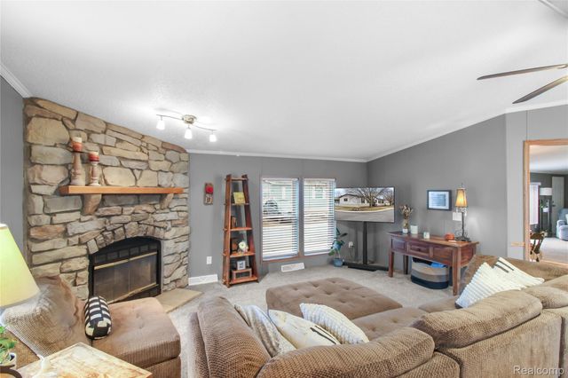 2351 Hiddenview Drive, Berlin Charter Township, MI 48166