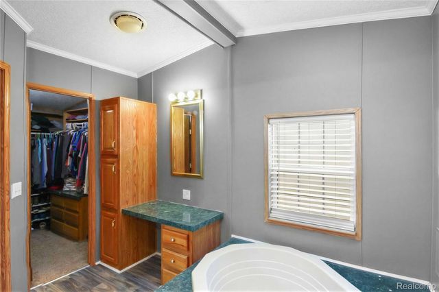 2351 Hiddenview Drive, Berlin Charter Township, MI 48166