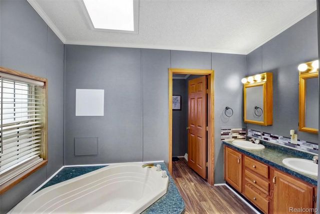 2351 Hiddenview Drive, Berlin Charter Township, MI 48166