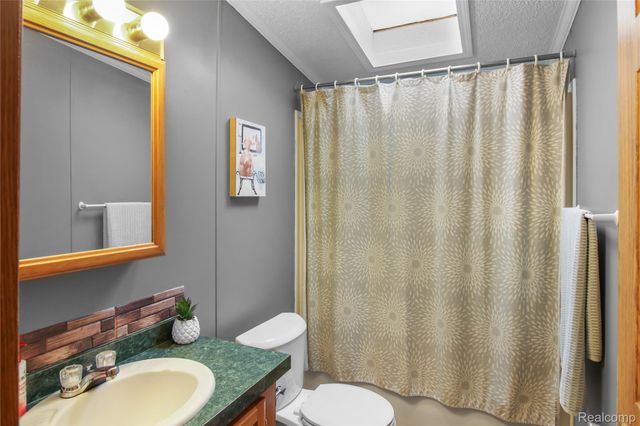 2351 Hiddenview Drive, Berlin Charter Township, MI 48166