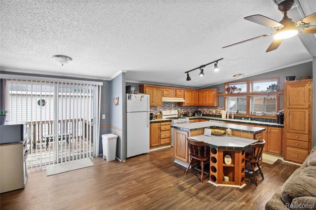 2351 Hiddenview Drive, Berlin Charter Township, MI 48166