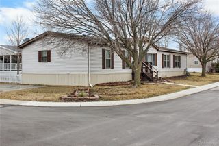 2351 Hiddenview Drive, Berlin Charter Township, MI 48166