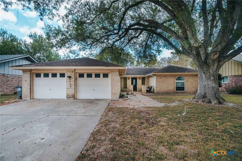 206 Gettysburg Drive, Victoria, TX 77904