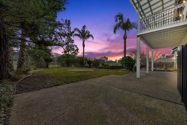 2010 Nicklaus Cir, Roseville, CA 95678