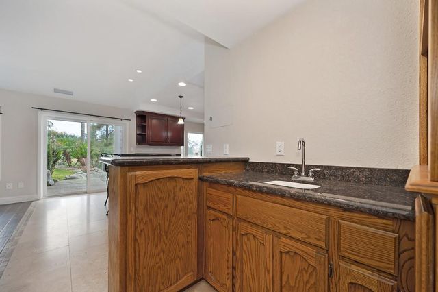 2010 Nicklaus Cir, Roseville, CA 95678