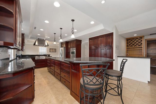 2010 Nicklaus Cir, Roseville, CA 95678