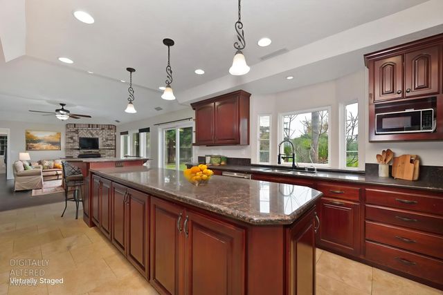 2010 Nicklaus Cir, Roseville, CA 95678