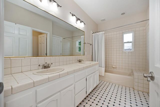 2010 Nicklaus Cir, Roseville, CA 95678