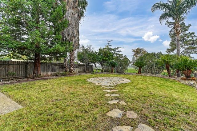 2010 Nicklaus Cir, Roseville, CA 95678