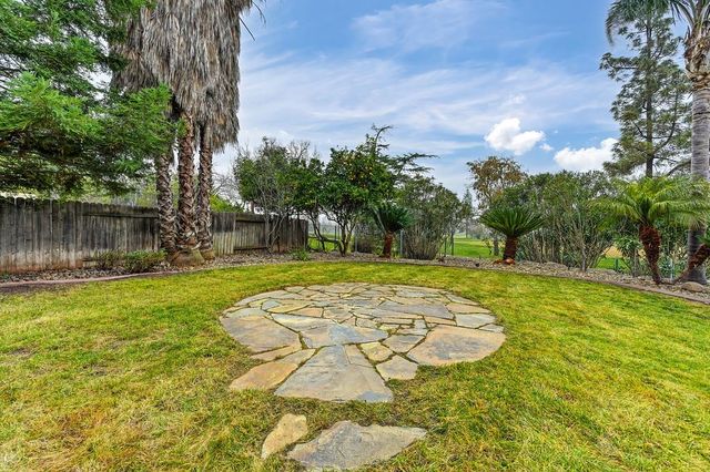 2010 Nicklaus Cir, Roseville, CA 95678
