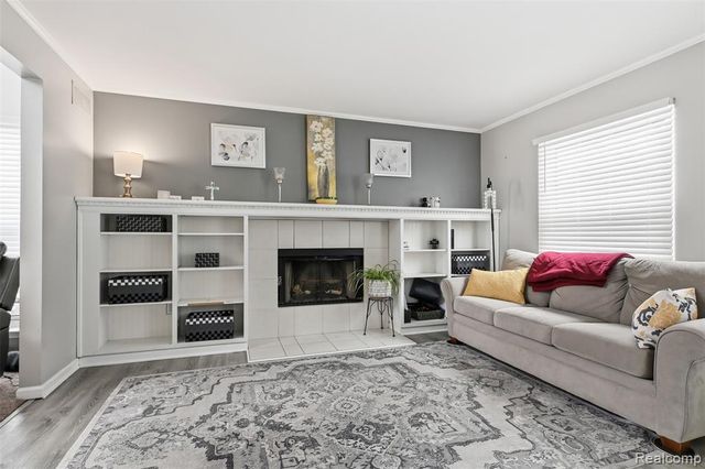 3800 Snowden Lane, Howell, MI 48843