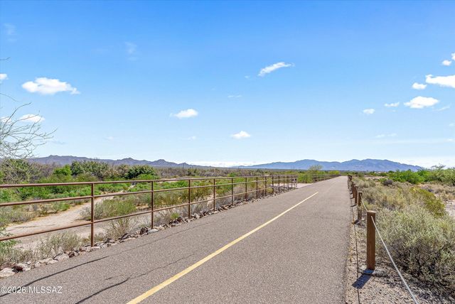 7541 W Wandering Coyote Drive, Tucson, AZ 85743