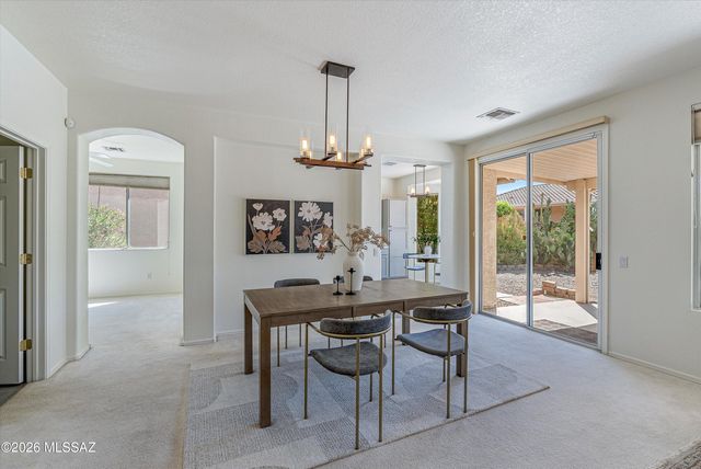 7541 W Wandering Coyote Drive, Tucson, AZ 85743