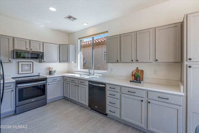 7541 W Wandering Coyote Drive, Tucson, AZ 85743