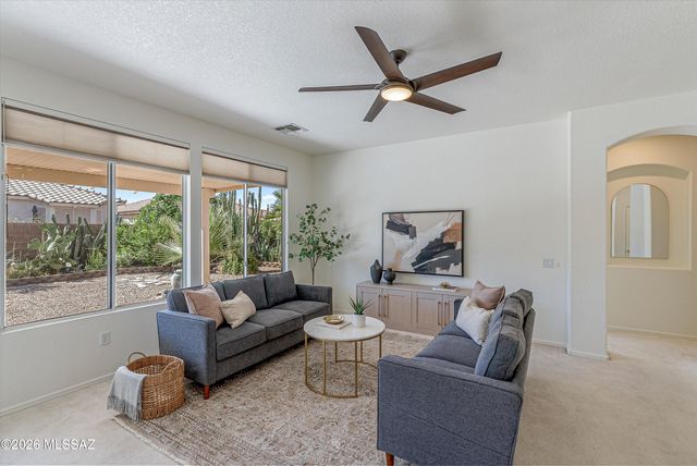 7541 W Wandering Coyote Drive, Tucson, AZ 85743