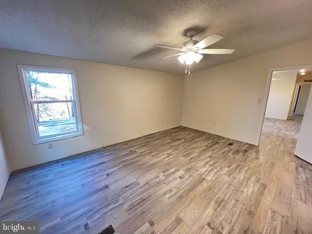 385 TWIN COUNTY RD, Morgantown, PA 19543